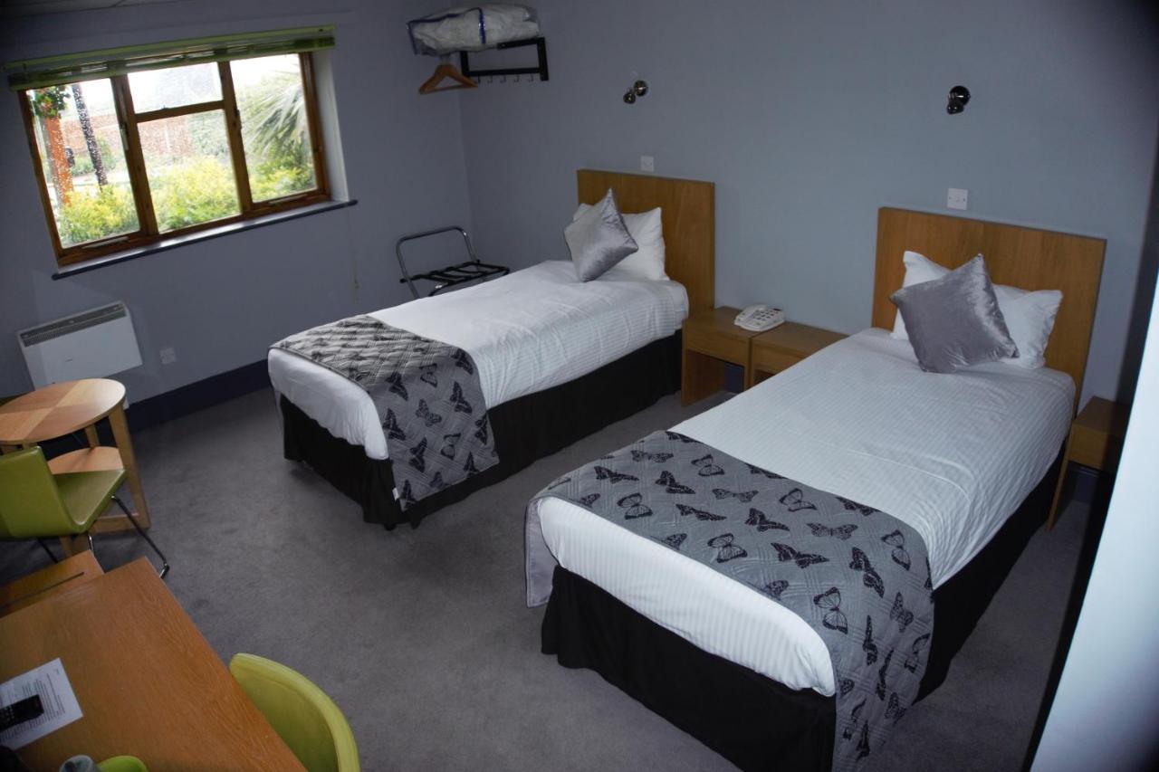 Happy Guests Lodge Lower Whitley Экстерьер фото