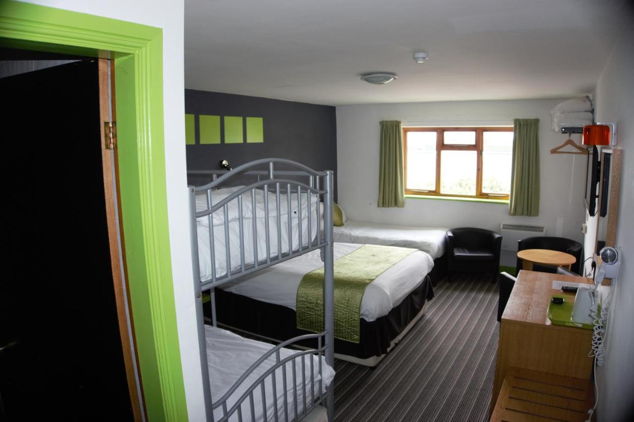 Happy Guests Lodge Lower Whitley Экстерьер фото