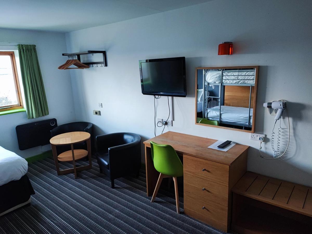 Happy Guests Lodge Lower Whitley Экстерьер фото